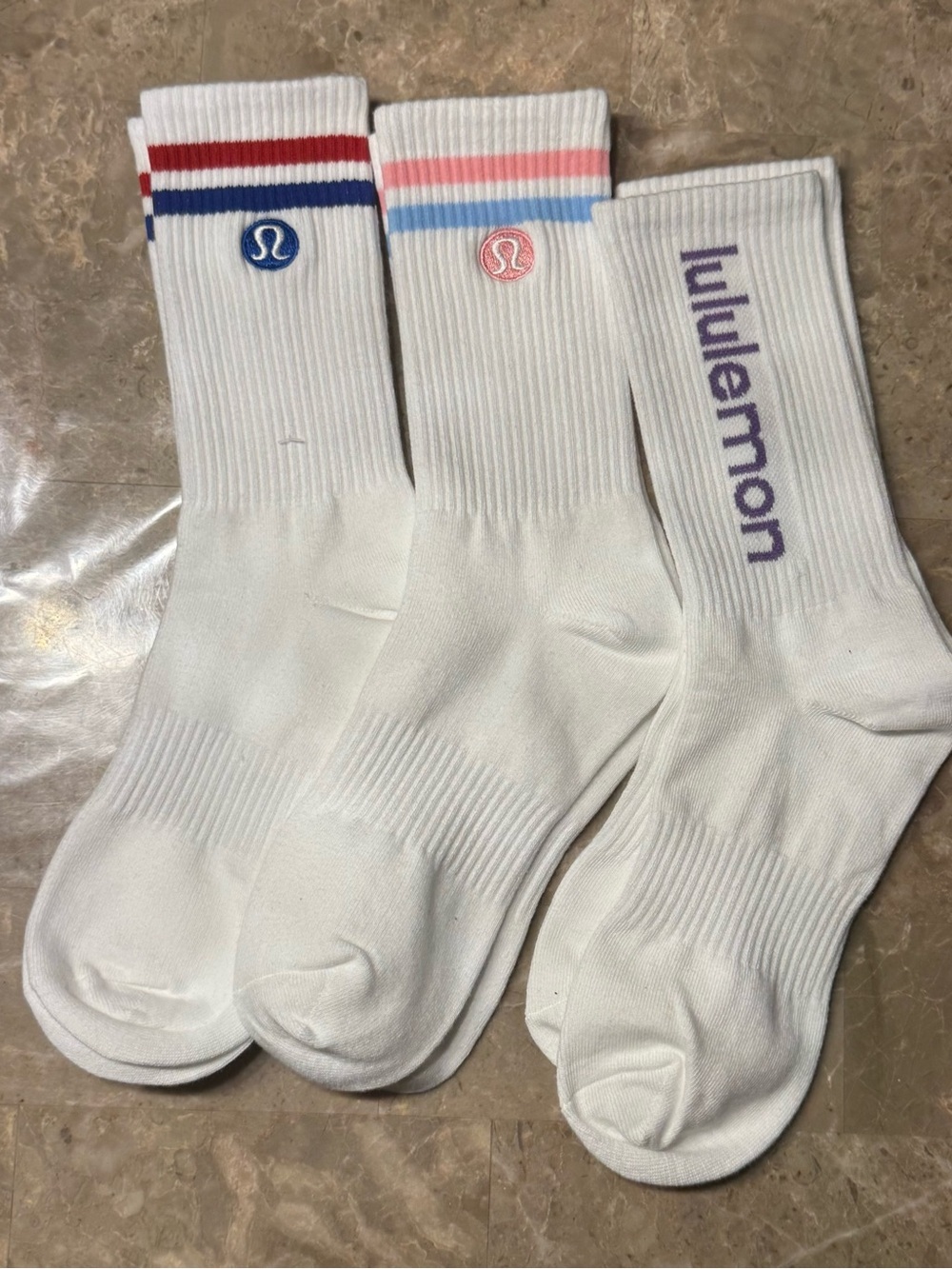 New Women’s Lululemon Athletica Socks
3 pairs Size Medium
Socks stretch - Picture 1 of 5